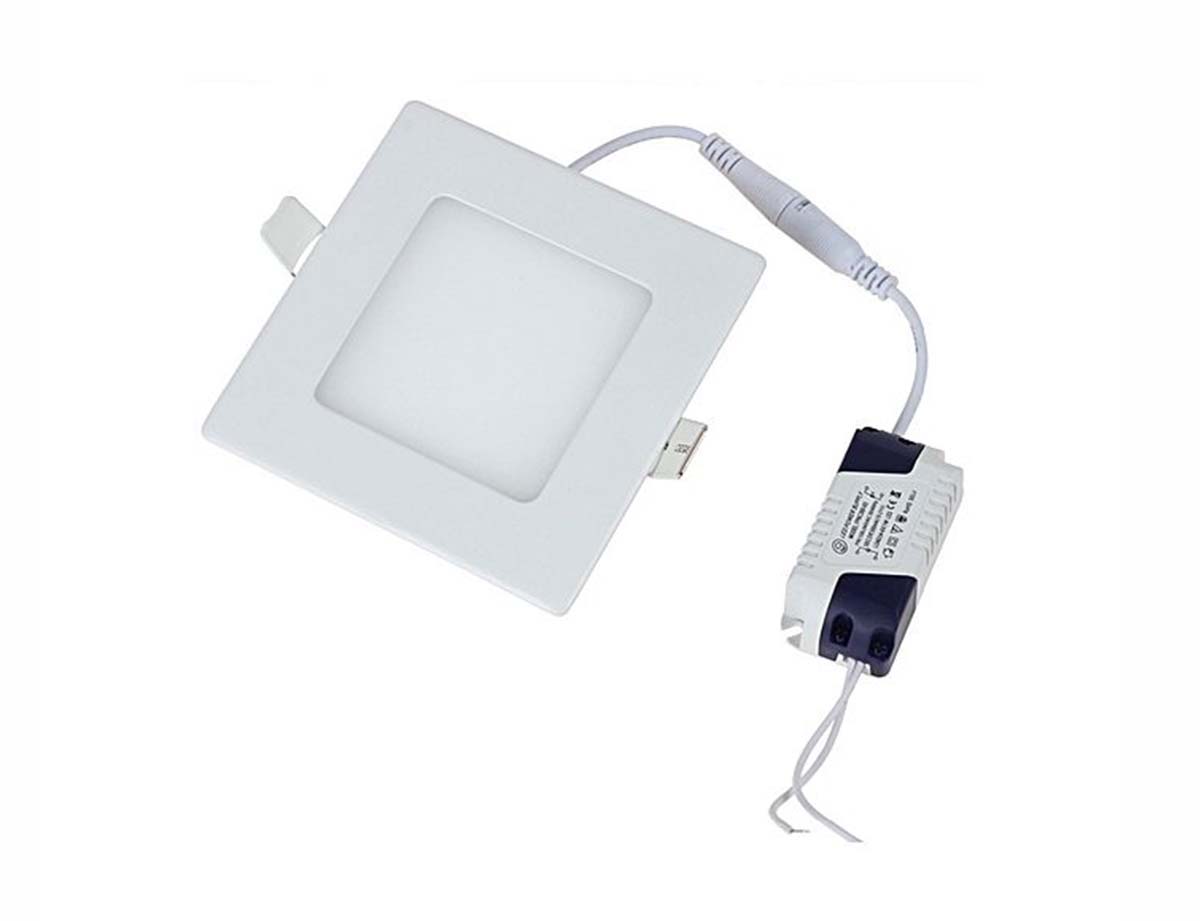Projecteur LED solaire RGB de 100W a 800W : Devis sur Techni-Contact -  Projecteur LED solaire - Série WARRIOR RGB - Angle 180° - Lampe 38,5 x 30,3  x 8cm - Panneau
